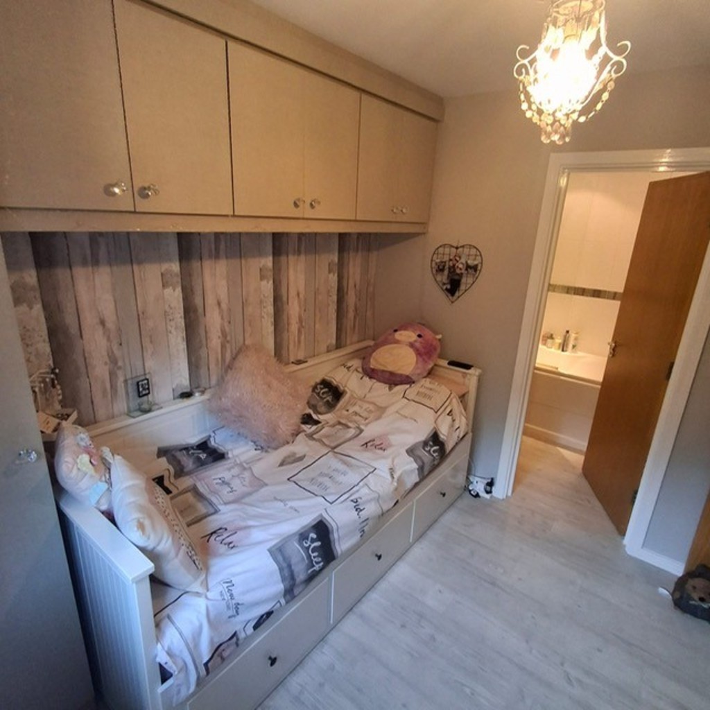 Images for Stoneclough Rise, Radcliffe, Manchester EAID:0c021585af0b9d676445b7c53ff3beb9 BID:1