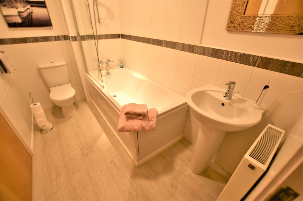 Images for Stoneclough Rise, Radcliffe, Manchester EAID:0c021585af0b9d676445b7c53ff3beb9 BID:1