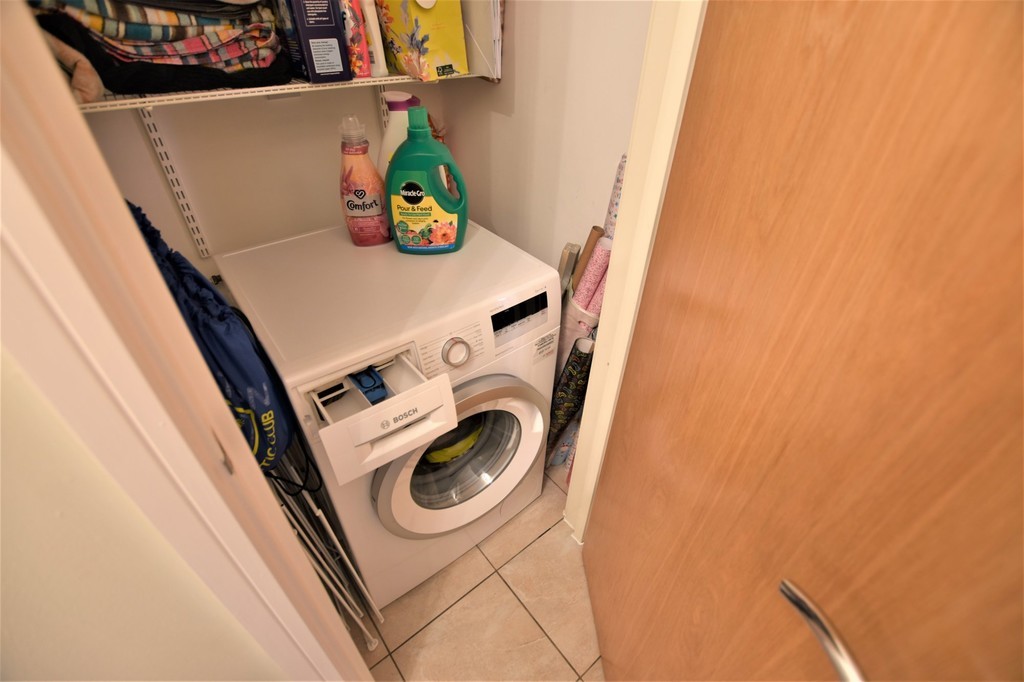 Images for Stoneclough Rise, Radcliffe, Manchester EAID:0c021585af0b9d676445b7c53ff3beb9 BID:1