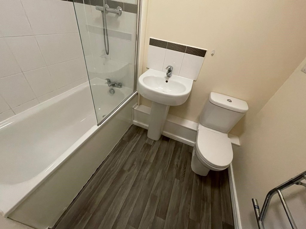 Images for Brathey Place Radcliffe Manchester Lancashire EAID:0c021585af0b9d676445b7c53ff3beb9 BID:1