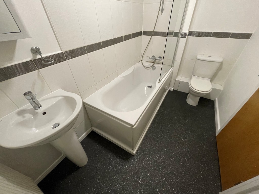 Images for Langbourne Close Radcliffe Manchester Lancashire EAID:0c021585af0b9d676445b7c53ff3beb9 BID:1