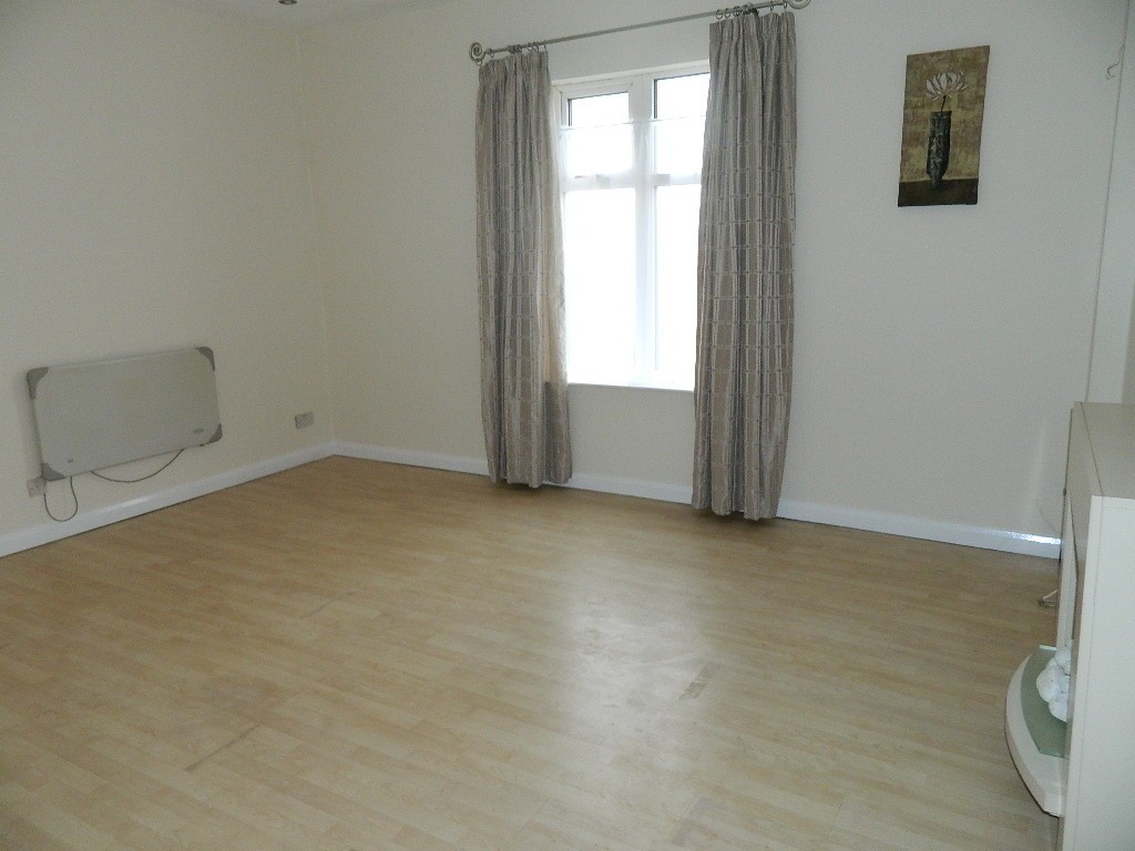 Images for Market Street Little Lever Bolton Lancashire EAID:0c021585af0b9d676445b7c53ff3beb9 BID:1