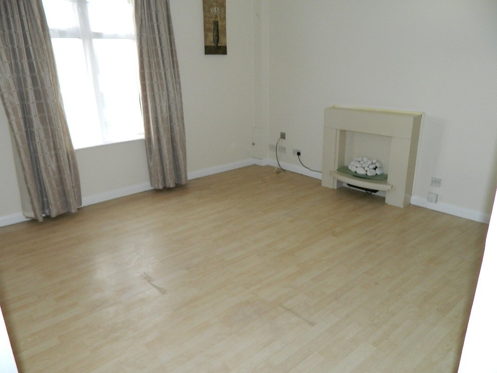 Images for Market Street Little Lever Bolton Lancashire EAID:0c021585af0b9d676445b7c53ff3beb9 BID:1