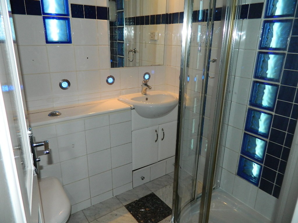 Images for Market Street Little Lever Bolton Lancashire EAID:0c021585af0b9d676445b7c53ff3beb9 BID:1