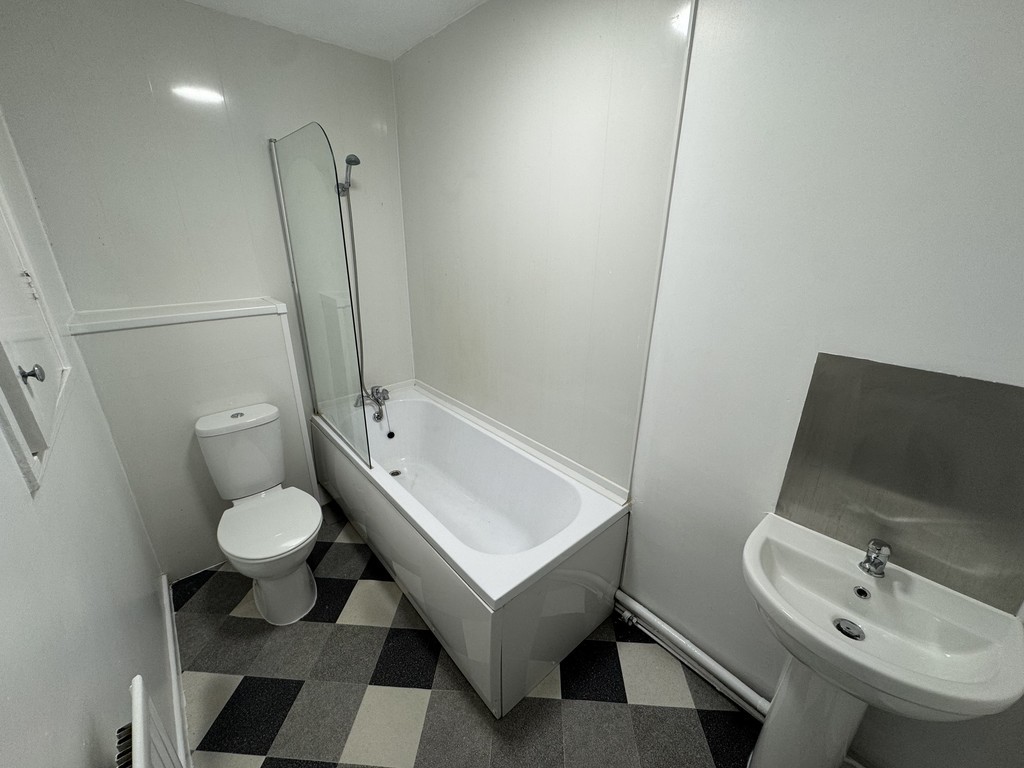 Images for Kilsby Close Farnworth Bolton Lancashire EAID:0c021585af0b9d676445b7c53ff3beb9 BID:1