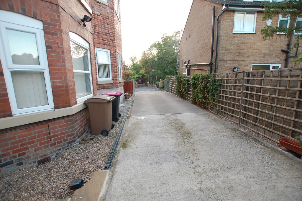 Images for Flat 2 30 Park Road EAID:0c021585af0b9d676445b7c53ff3beb9 BID:1