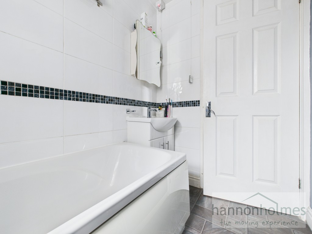 Images for Plymouth Grove, Radcliffe, Manchester EAID:0c021585af0b9d676445b7c53ff3beb9 BID:1