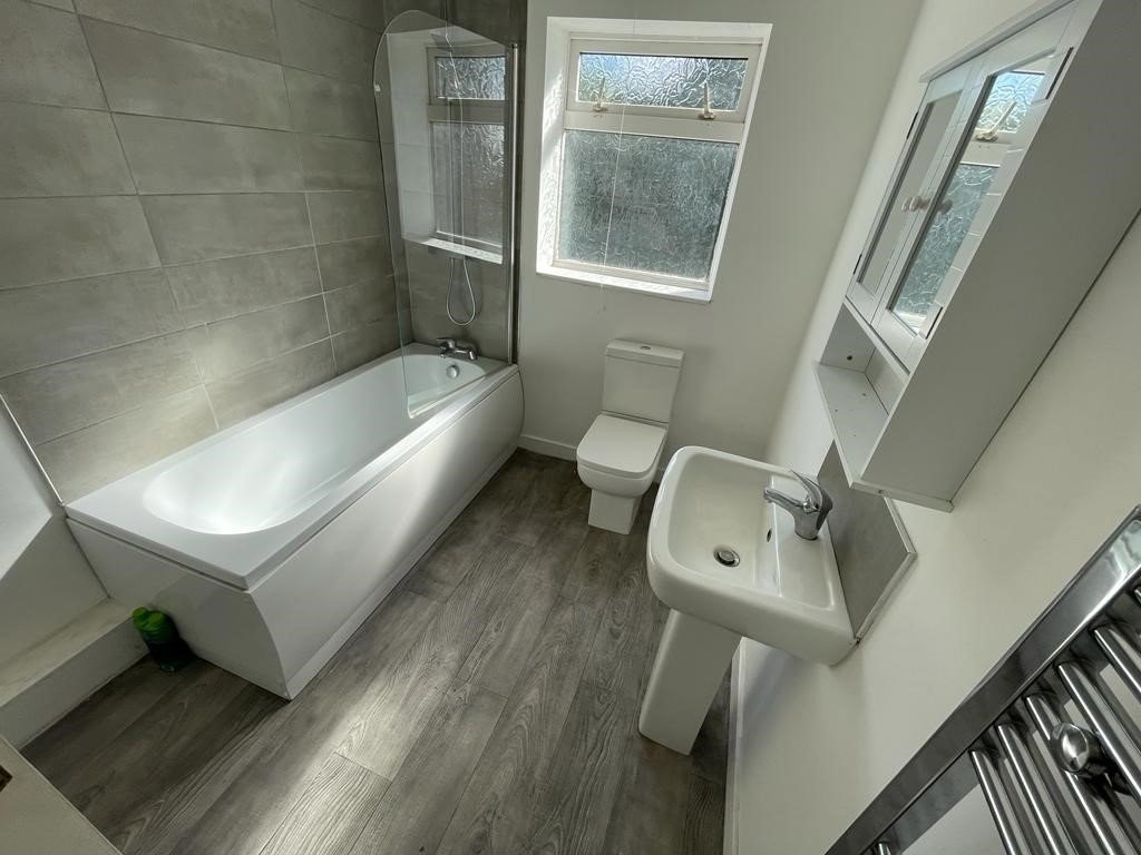Images for Lord Street, Kearsley, Bolton EAID:0c021585af0b9d676445b7c53ff3beb9 BID:1