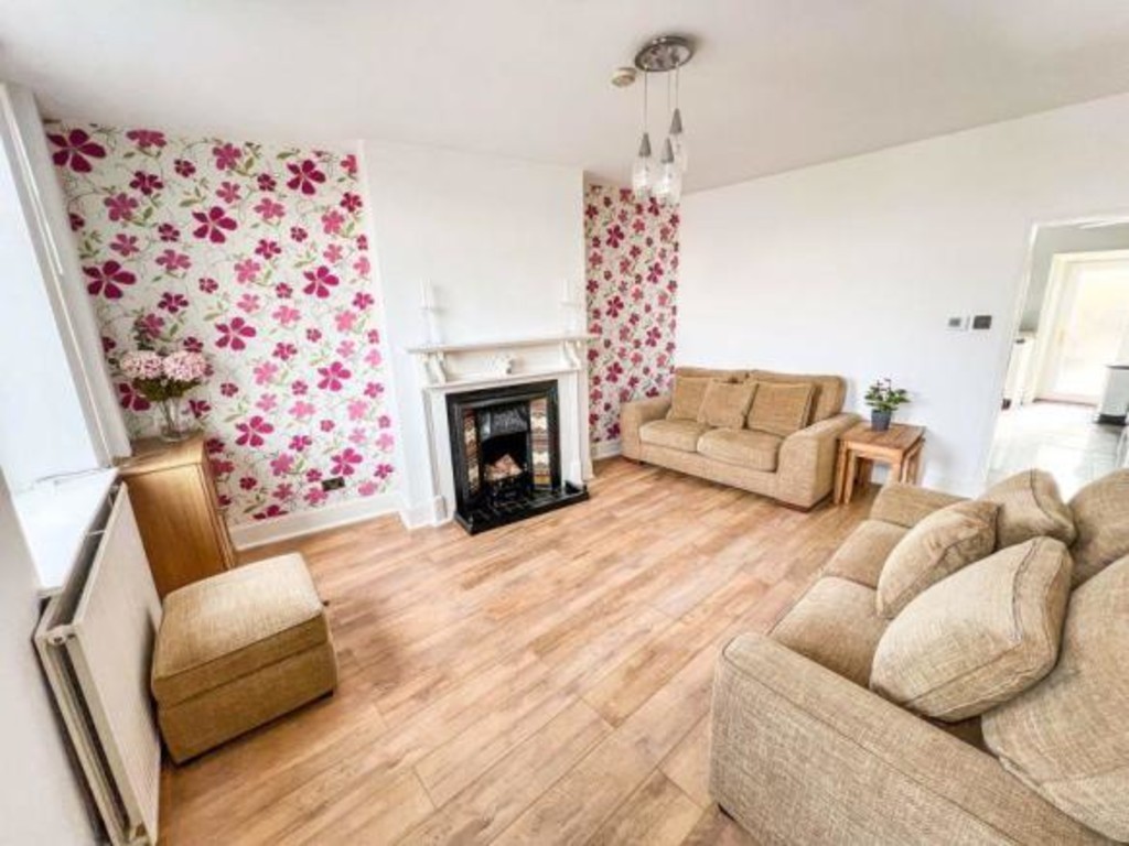 Images for Lostock, Bolton EAID:0c021585af0b9d676445b7c53ff3beb9 BID:1