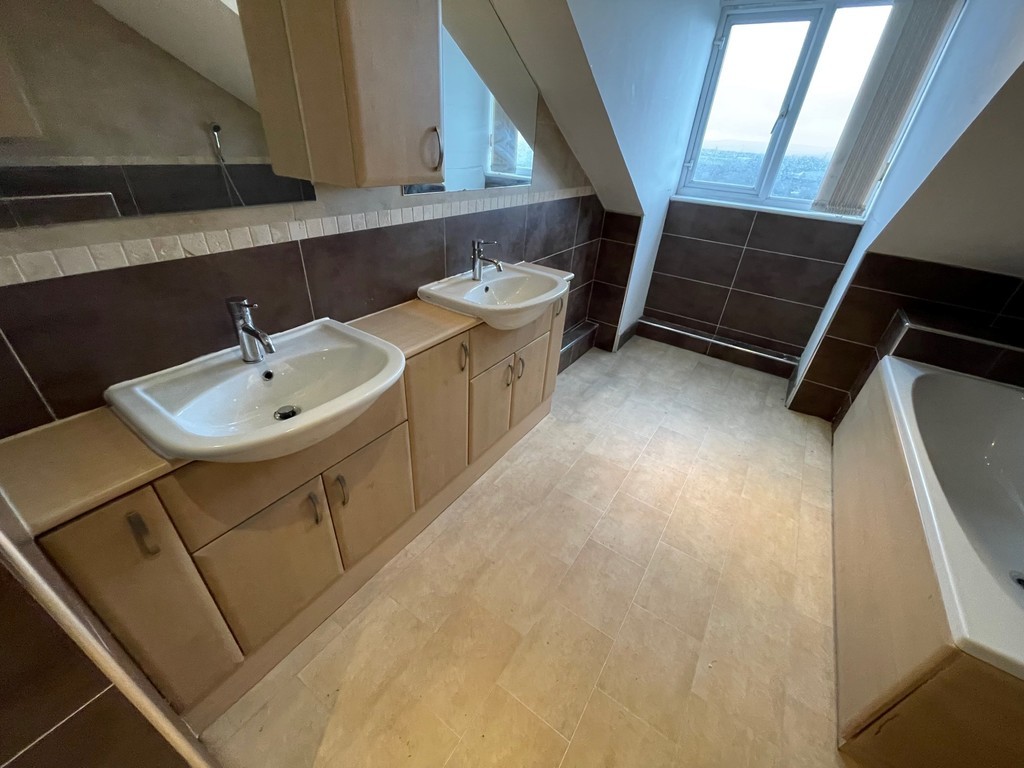 Images for Melrose Court, Kearsley, Bolton EAID:0c021585af0b9d676445b7c53ff3beb9 BID:1