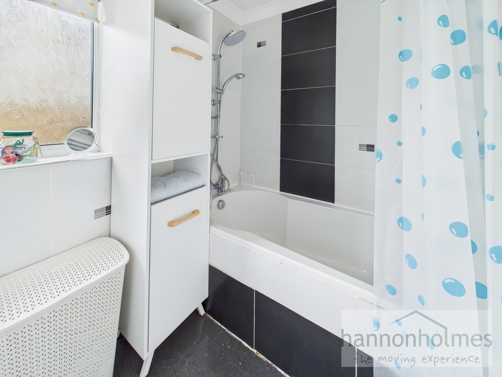 Images for Burghley Drive, Radcliffe, Manchester EAID:0c021585af0b9d676445b7c53ff3beb9 BID:1