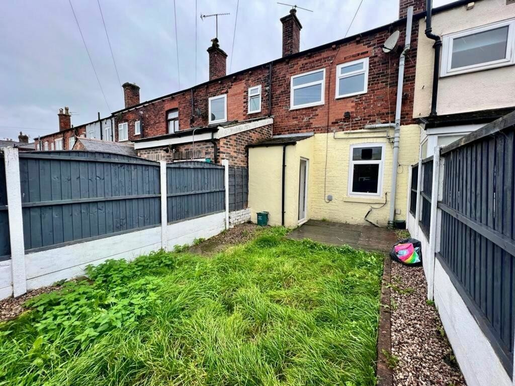 Images for St. Marys Road, Worsley, Manchester EAID:0c021585af0b9d676445b7c53ff3beb9 BID:1