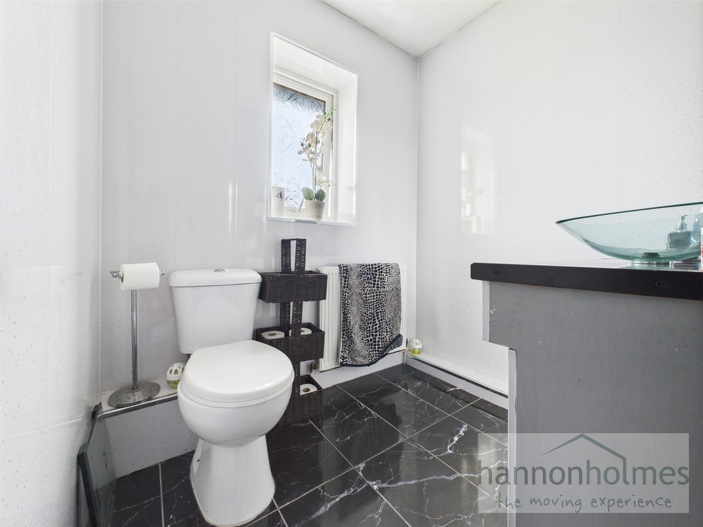 Images for Parnham Close, Radcliffe, Manchester EAID:0c021585af0b9d676445b7c53ff3beb9 BID:1
