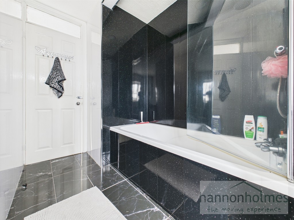 Images for Parnham Close, Radcliffe, Manchester EAID:0c021585af0b9d676445b7c53ff3beb9 BID:1