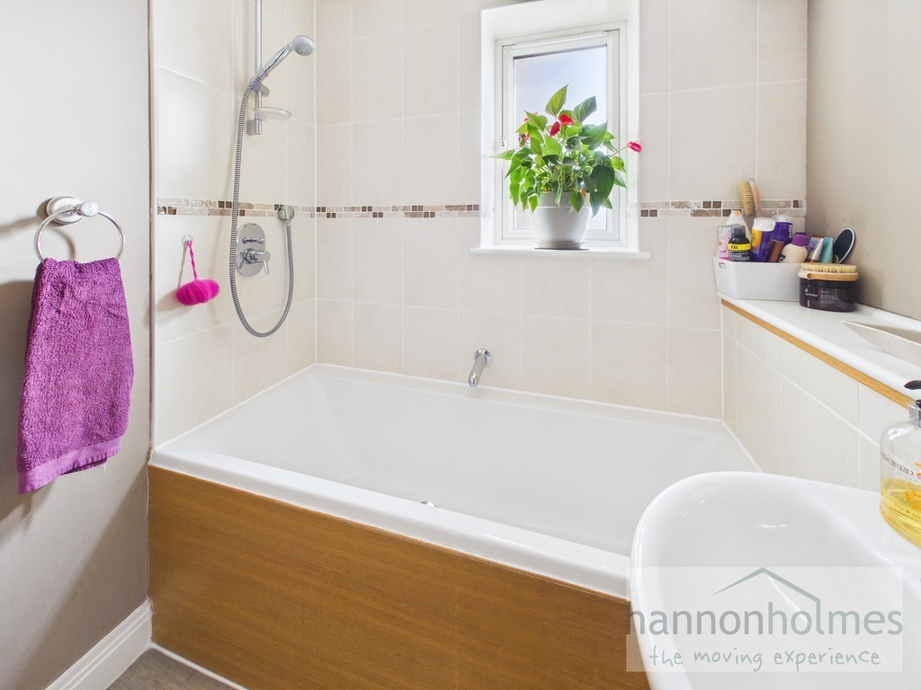 Images for Fearney Side, Little Lever, Bolton EAID:0c021585af0b9d676445b7c53ff3beb9 BID:1