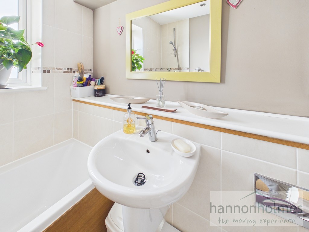 Images for Fearney Side, Little Lever, Bolton EAID:0c021585af0b9d676445b7c53ff3beb9 BID:1