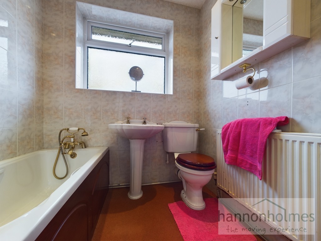 Images for Tong Road, Little Lever, Bolton EAID:0c021585af0b9d676445b7c53ff3beb9 BID:1