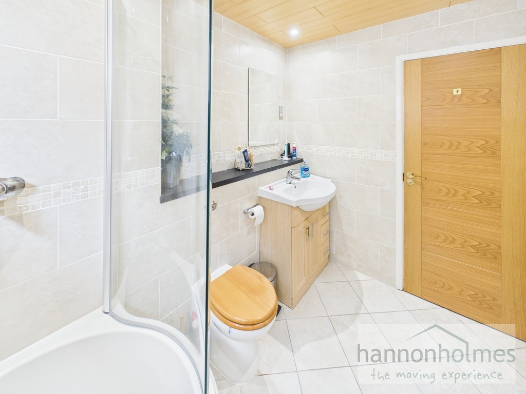 Images for Burghley Drive, Radcliffe, Manchester EAID:0c021585af0b9d676445b7c53ff3beb9 BID:1