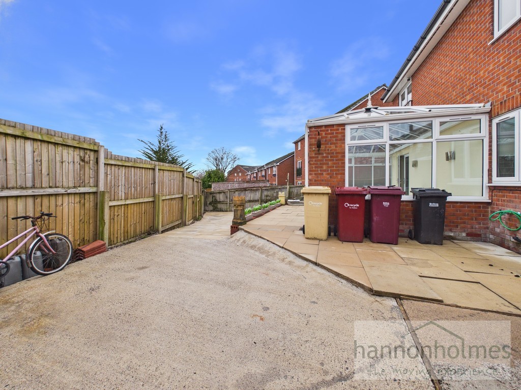 Images for Fearney Side, Little Lever, Bolton EAID:0c021585af0b9d676445b7c53ff3beb9 BID:1