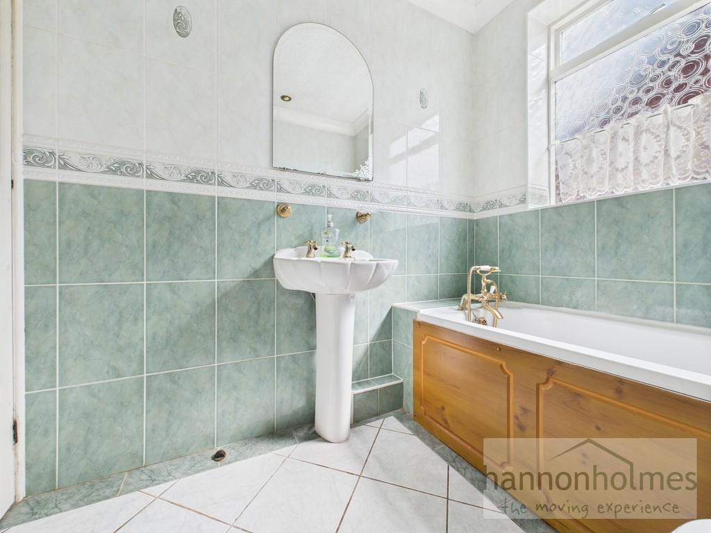 Images for Thornton Close, Little Lever, Bolton EAID:0c021585af0b9d676445b7c53ff3beb9 BID:1