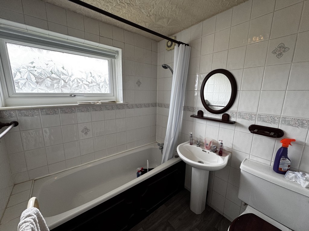 Images for Little Lever, Bolton EAID:0c021585af0b9d676445b7c53ff3beb9 BID:1