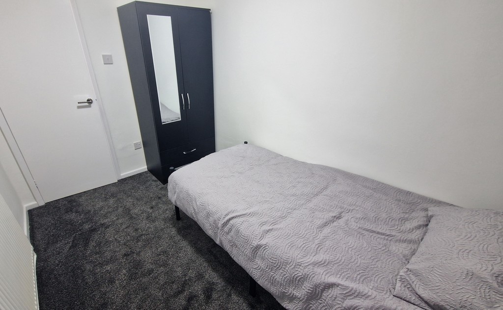 Images for Lostock, Bolton EAID:0c021585af0b9d676445b7c53ff3beb9 BID:1