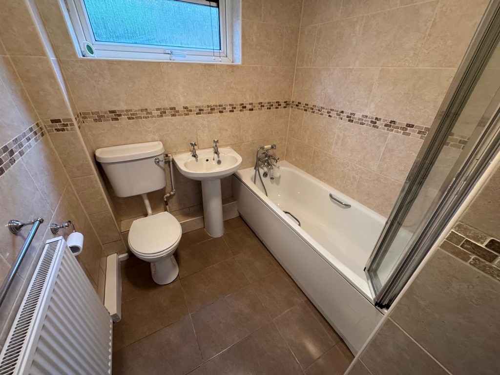 Images for Lostock, Bolton EAID:0c021585af0b9d676445b7c53ff3beb9 BID:1