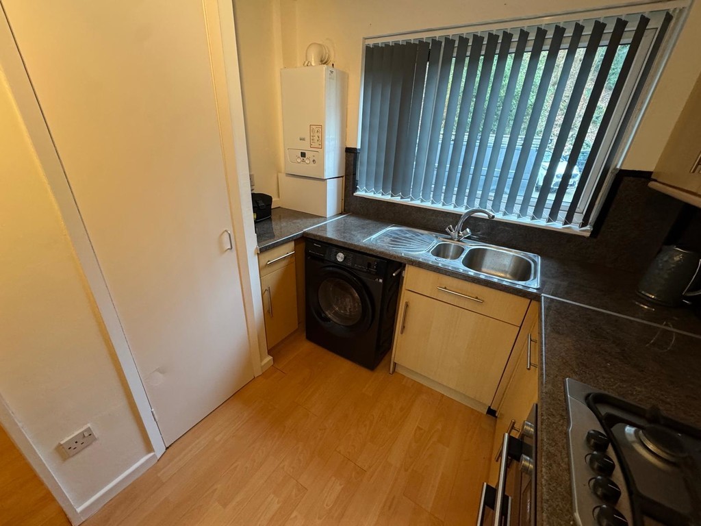 Images for Lostock, Bolton EAID:0c021585af0b9d676445b7c53ff3beb9 BID:1