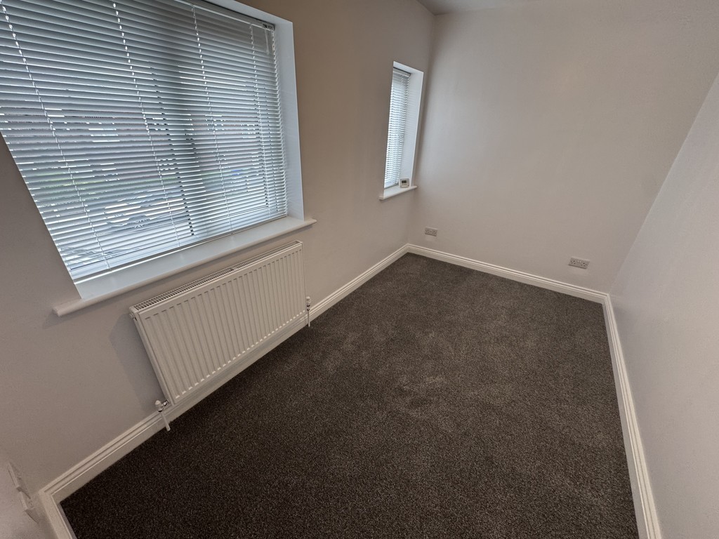 Images for Coronation Street, Swinton, Manchester EAID:0c021585af0b9d676445b7c53ff3beb9 BID:1