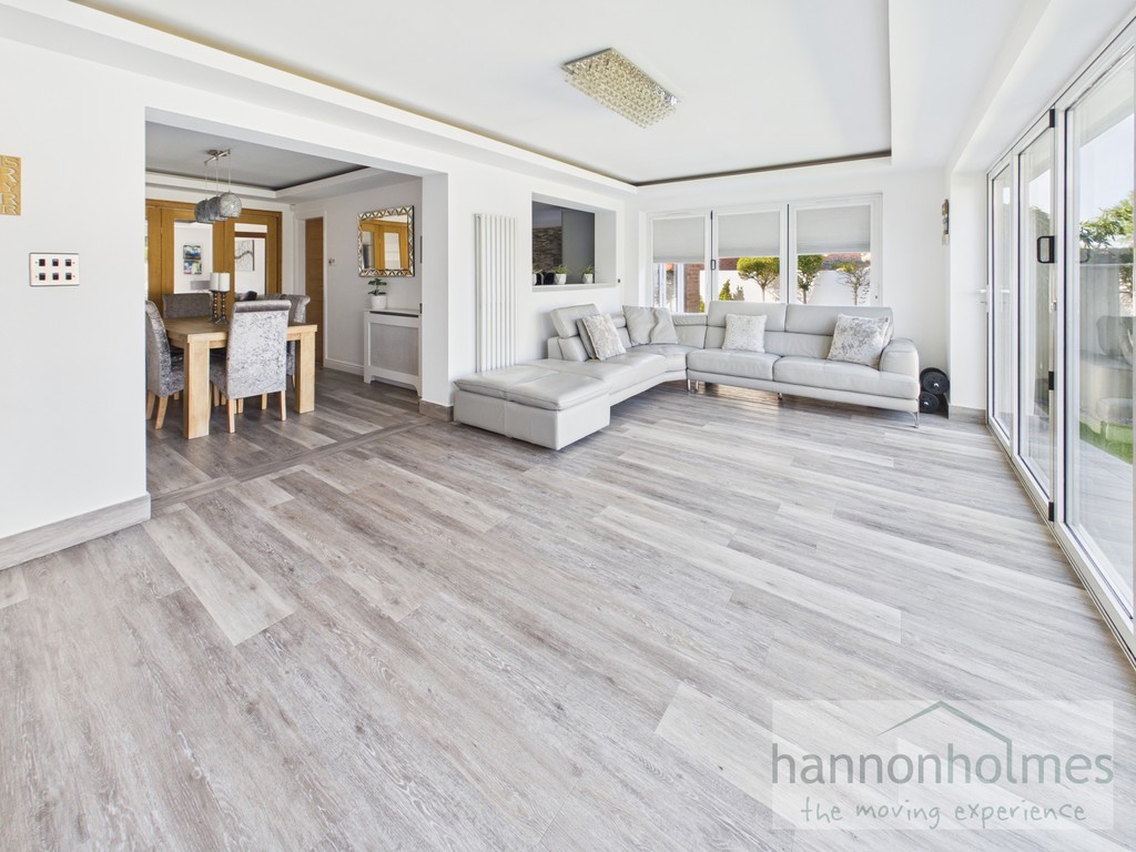 Images for Kentsford Drive, Radcliffe, Manchester EAID:0c021585af0b9d676445b7c53ff3beb9 BID:1