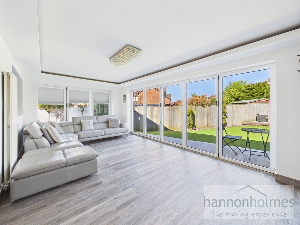 Images for Kentsford Drive, Radcliffe, Manchester EAID:0c021585af0b9d676445b7c53ff3beb9 BID:1