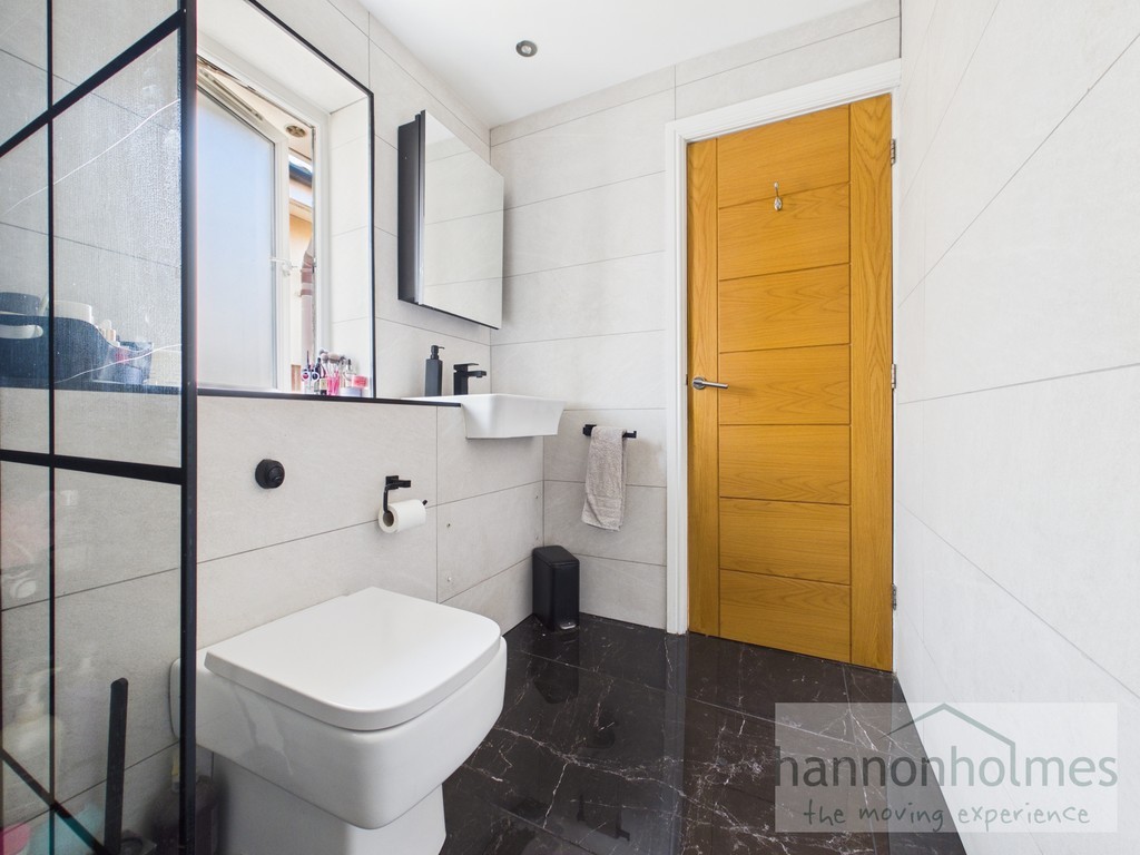 Images for Kentsford Drive, Radcliffe, Manchester EAID:0c021585af0b9d676445b7c53ff3beb9 BID:1