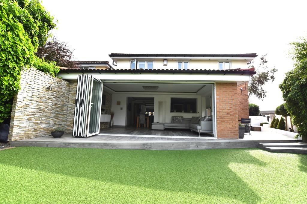 Images for Kentsford Drive, Radcliffe, Manchester EAID:0c021585af0b9d676445b7c53ff3beb9 BID:1