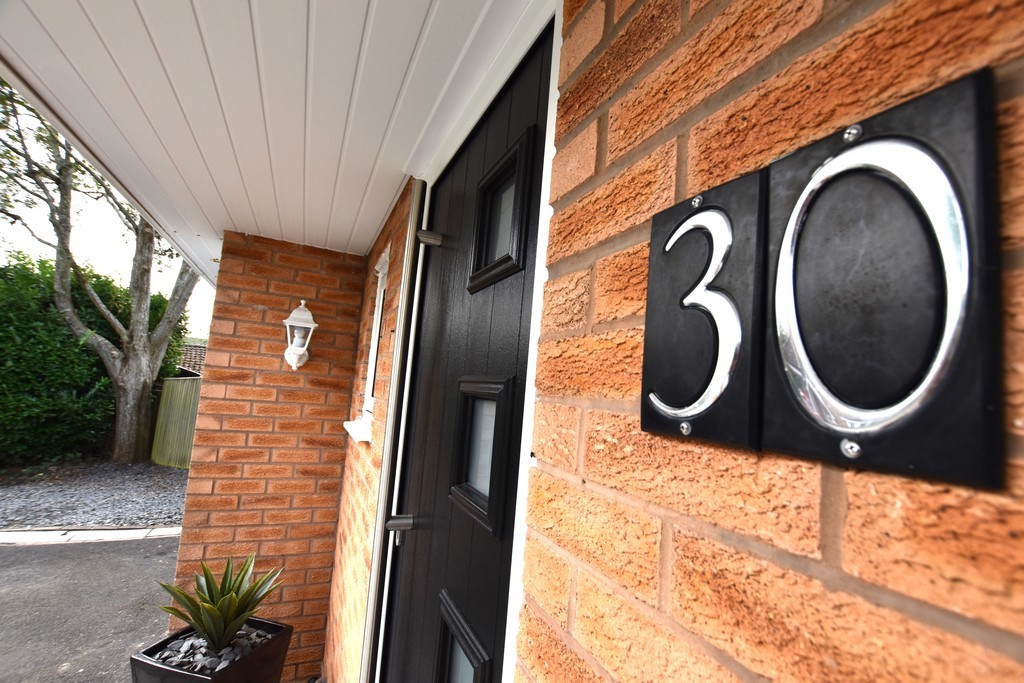 Images for Kentsford Drive, Radcliffe, Manchester EAID:0c021585af0b9d676445b7c53ff3beb9 BID:1