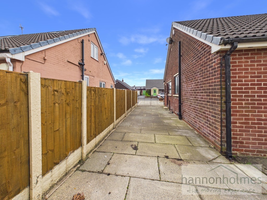 Images for Martin Avenue, Little Lever, Bolton EAID:0c021585af0b9d676445b7c53ff3beb9 BID:1