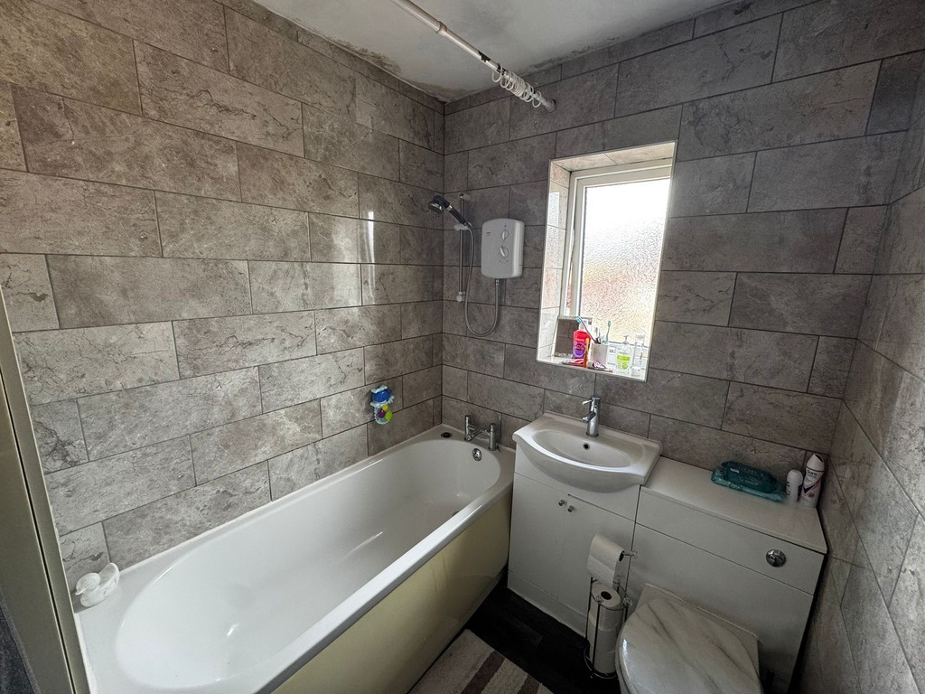 Images for Booth Road, Little Lever, Bolton EAID:0c021585af0b9d676445b7c53ff3beb9 BID:1