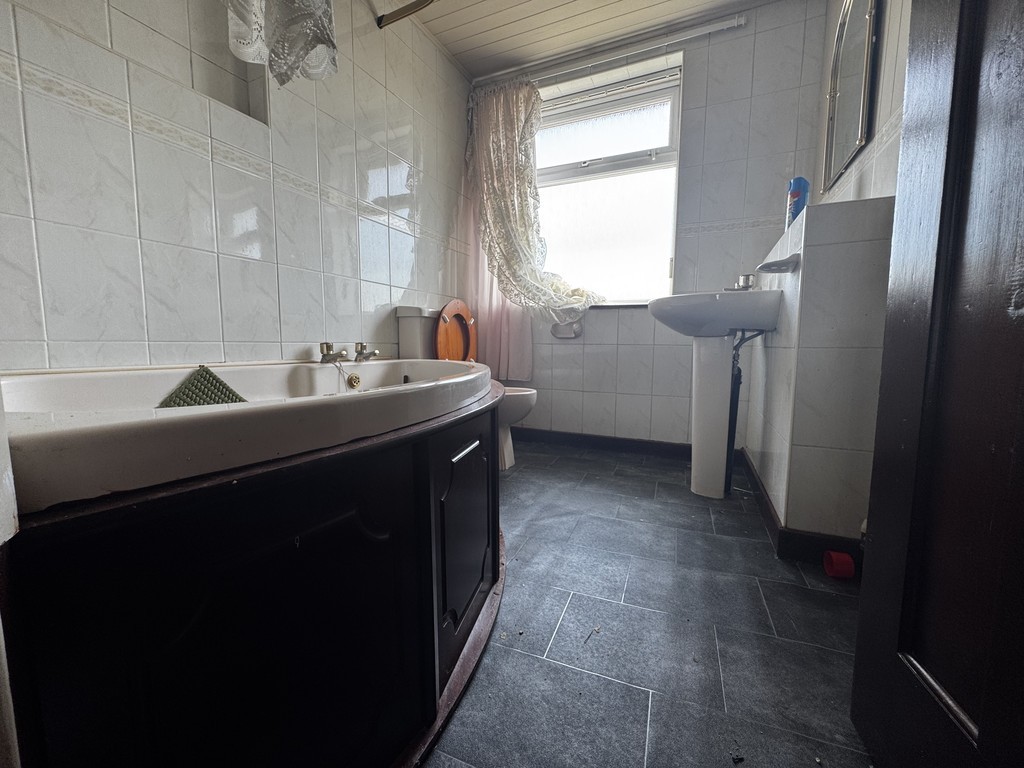 Images for Little Lever, Bolton EAID:0c021585af0b9d676445b7c53ff3beb9 BID:1
